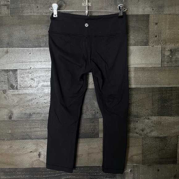 SOLD Lululemon Capri Leggings 4 - Picture 2 of 3